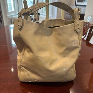 GUC Gorgeous white patent Sigurd Olsen bag